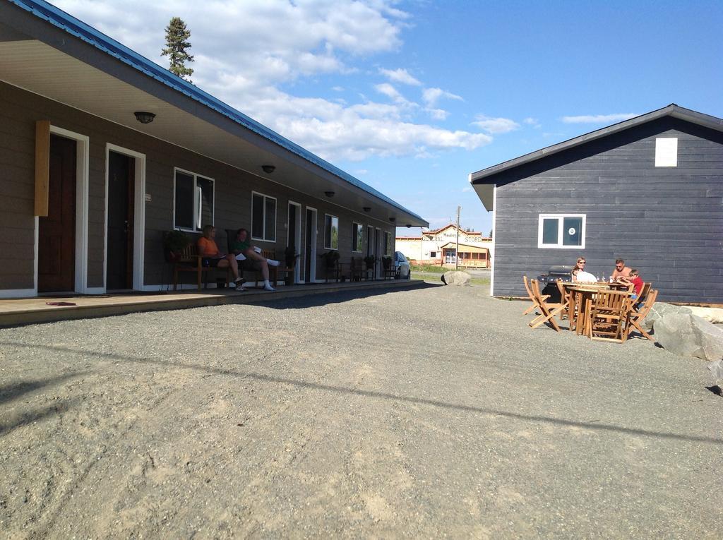 Parkside Inn Haines Junction Exteriör bild